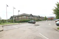 Days Inn by Wyndham Peterborough - parking
