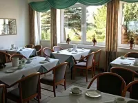 瓦爾茨飯店