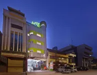 Whiz Hotel Falatehan Jakarta Hotel di Blok M