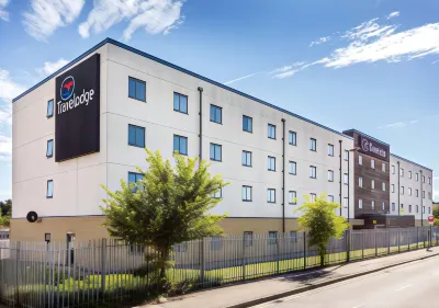 Travelodge Sunbury M3 Hotels near Tesco Extra