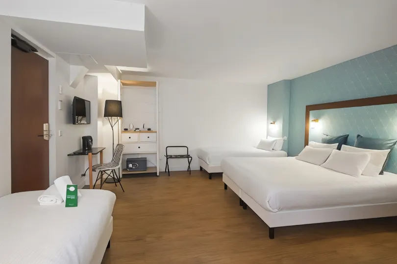 Hotel the Playce by Happyculture