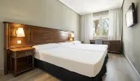 Hotel Ilunion Las Lomas Hotels in Merida