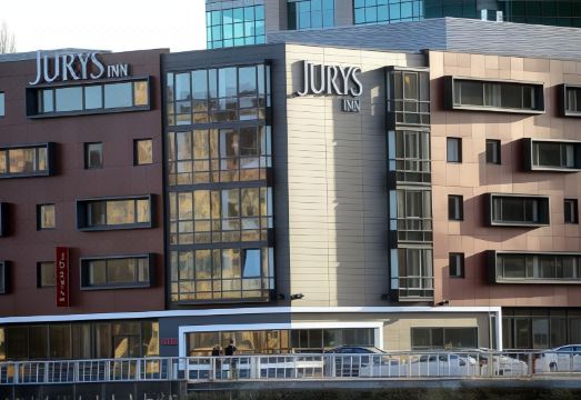 5. 주리스 인 뉴캐..