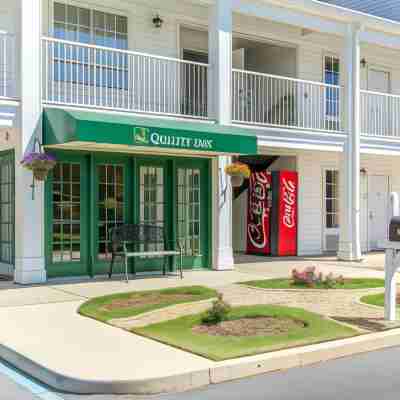 Quality Inn Auburn University Area Hotel Exterior