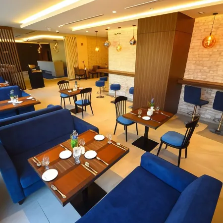 Kingsgate Canal Hotel by Millennium Отели рядом с достопримечательностью «Джадаф»