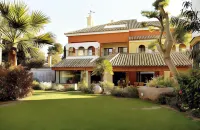 Apartamentos Soho Boutique Vistahermosa Hotels near Basilica of Our Lady of the Miracles