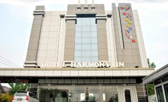 Hotel Harmony in & Karaoke