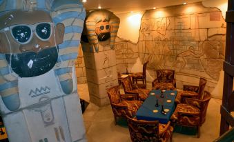 Gaddis Hotel, Suites and Apartments