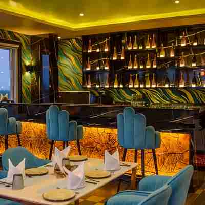 Hotel Raindrop Dining/Meeting Rooms