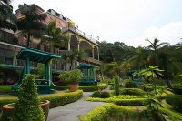 Life Leisure Resort Các khách sạn gần Green World