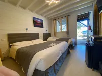 Hotel des 4 Vents "Esprit Camargue" Các khách sạn gần Salin d'Aigues-Mortes