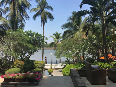 Saigon Domaine Luxury Residences