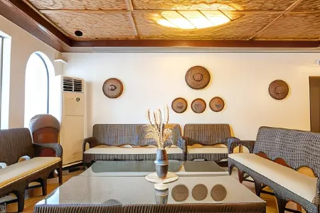 Public House Hostel