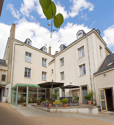 Logis Hôtel le Vert Galant Hotel dekat Château du Lude