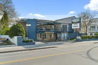 Okanagan Lakefront Resort