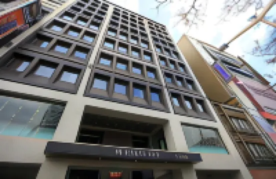 Westgate Hotel Hotel berhampiran Nanmen Cho 323