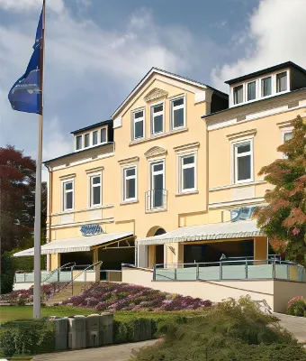 Hotel Kieler Förde - Bãi đậu xe