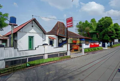 RedDoorz Syariah @ Ndalem Kembang Sore Yogyakarta Hotels in Patehan