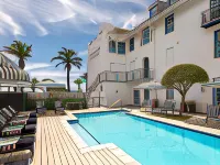 The Winchester Hotel by Newmark - Beach