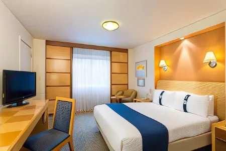 Holiday Inn Cambridge Отели рядом с достопримечательностью «Колледж Кембридж Маслим»