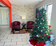 Super 8 by Wyndham Moberly MO - Motels
