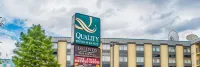 Quality Hotel & Suites at the Falls Hotels near America's Wonder