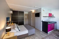 Hôtel Les Créoles Hotels in LErmitage-Les-Bains