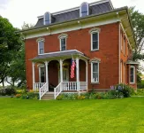 The Vine Bed & Breakfast, LLC Hotels near Gallery 108