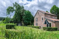 Landgoed Altenbroek Hotels in Battice