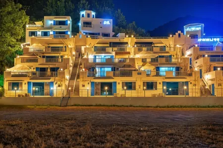 Airini Pension Отели рядом с достопримечательностью «Meta Provence»