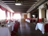Belle Vue Hotel Hotels in Maescar