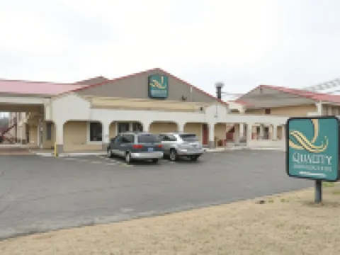 Quality Inn & Suites Hotels in Covington