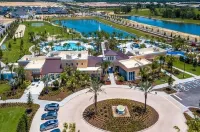 Spacious 5 Bed Splash Pool Townhome in Solara Hotels in West Kissimmee