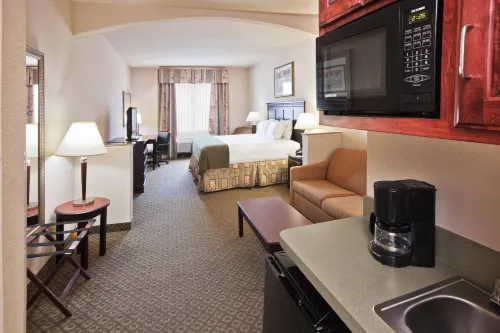 Holiday Inn Express & Suites Corsicana I-45