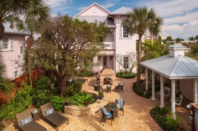 Port d'Hiver Bed and Breakfast Hotels in Indialantic