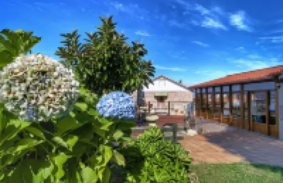 康斯達加爾達酒店及公寓