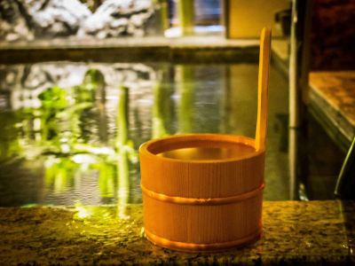 【禁煙】エクストラルーム【ダブルベッド+広々デスク】 天然温泉 四季彩の湯 スーパーホテルPremier大阪本町駅前の写真