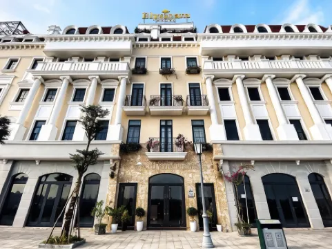 Elysinam Boutique Hotel Ha Long