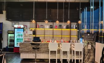 Hotel Harmony in & Karaoke