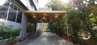 Apricot Hotel Ahmedabad - bar