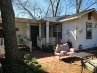 The Carriage House Hotels in Jefferson