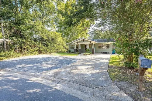 Beach Cottage Lafayette Circle