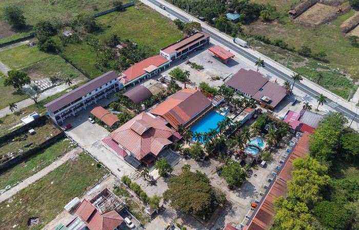 Quezon Premier Hotel Candelaria
