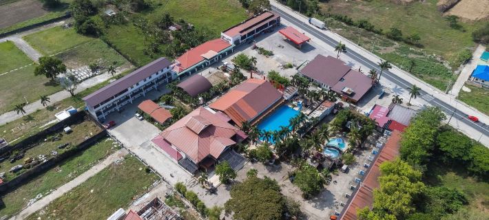 โรงแรมเกซอน พรีเมียร์ กันเดลาเรีย โรงแรมในเคซอน