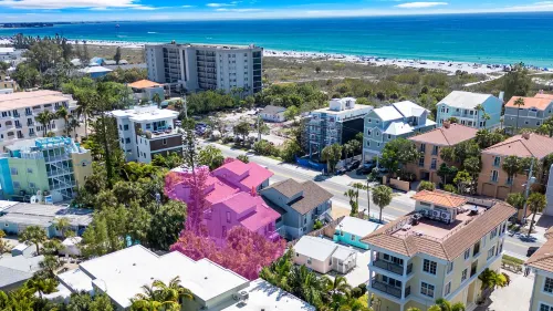 Beach Rd, 300ft to Beach Access & 500ft to Siesta Key Village, Studio Hotels in Siesta Key