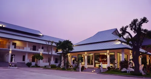 Rittiboon Vintage Hotel Hotels in Phrae