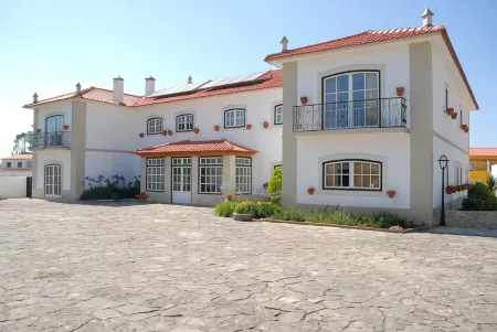 Casa Da Padeira - Turismo Rural Отели в г. Педрейраш