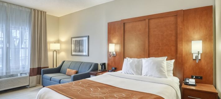 Comfort Suites Appleton Airport Hotels in Outagamie County
