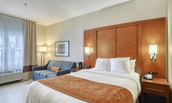Comfort Suites Appleton Airport