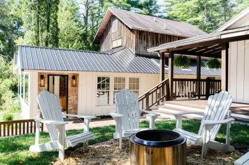 Outpost Inn Hotels in Highlands